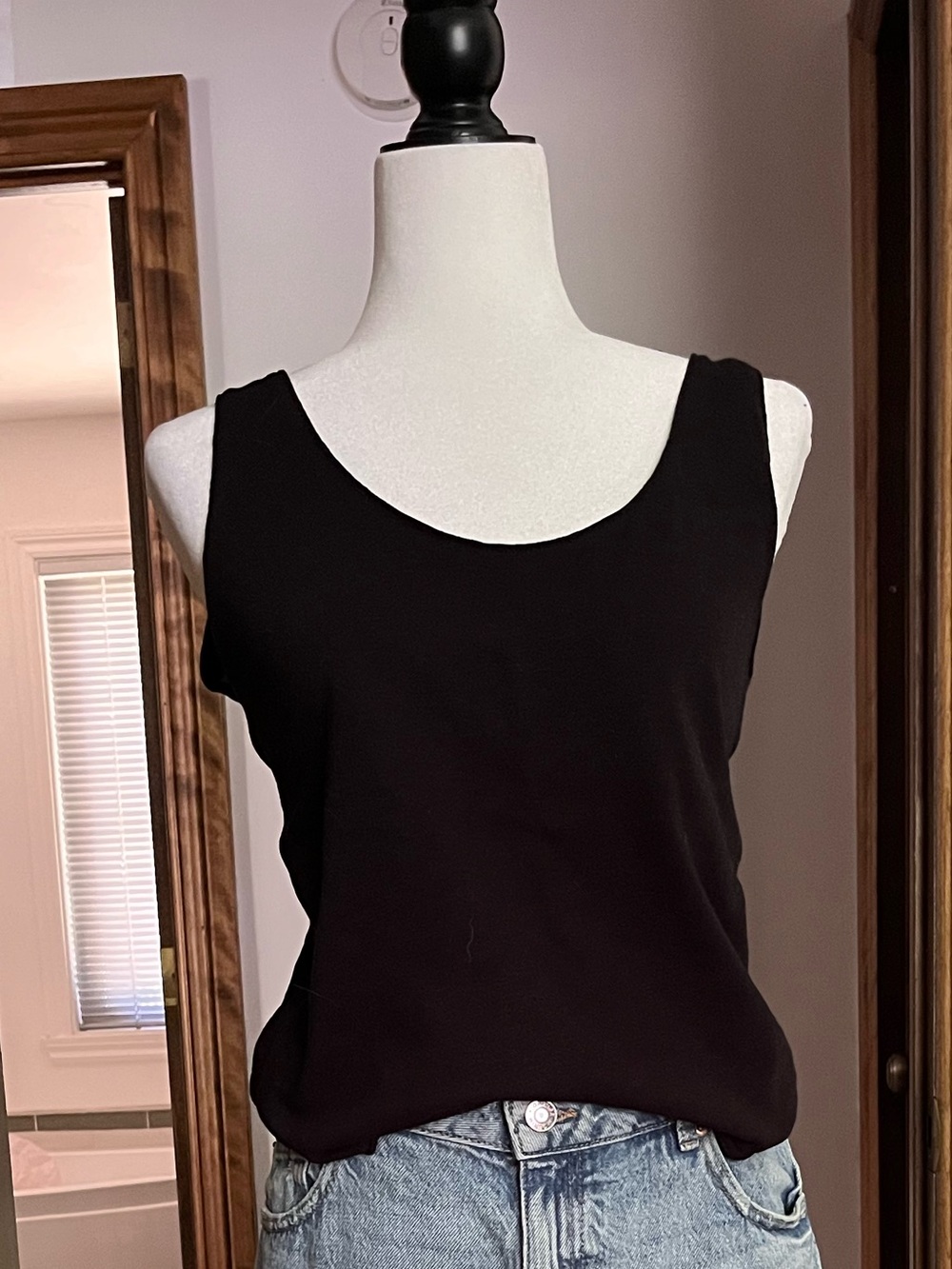Zara Black Sleeveless Scoop Neck Camisole